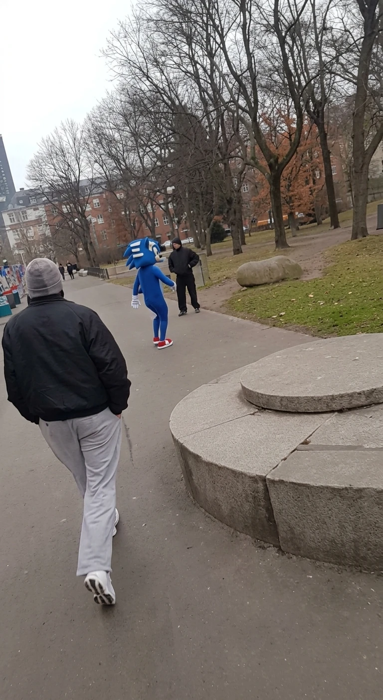 На вулицях Варшави помітили чоловіка, який пропонував перехожим 100 USDC за...
